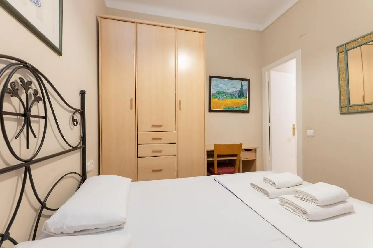 Aparteasy - Family 4-Bedroom Apartment 巴塞罗那